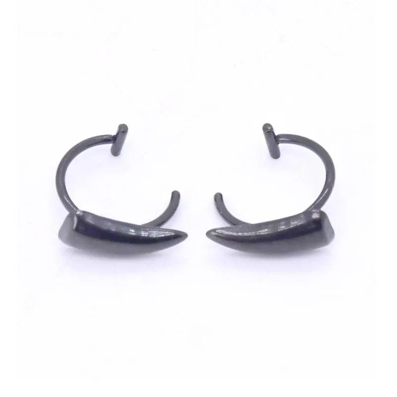 Gothic Sharp Teeth Lip Clip — Stainless Steel Non-Piercing Fake Lip Ring for Halloween